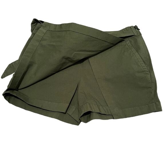 Vineyard Vines Green Skorts‎ with Tie in Front Size 2 - Picture 2 of 9